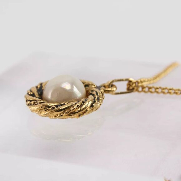 Authentic CHANEL Faux Pearl Pendant Necklace - Picture 5 of 13